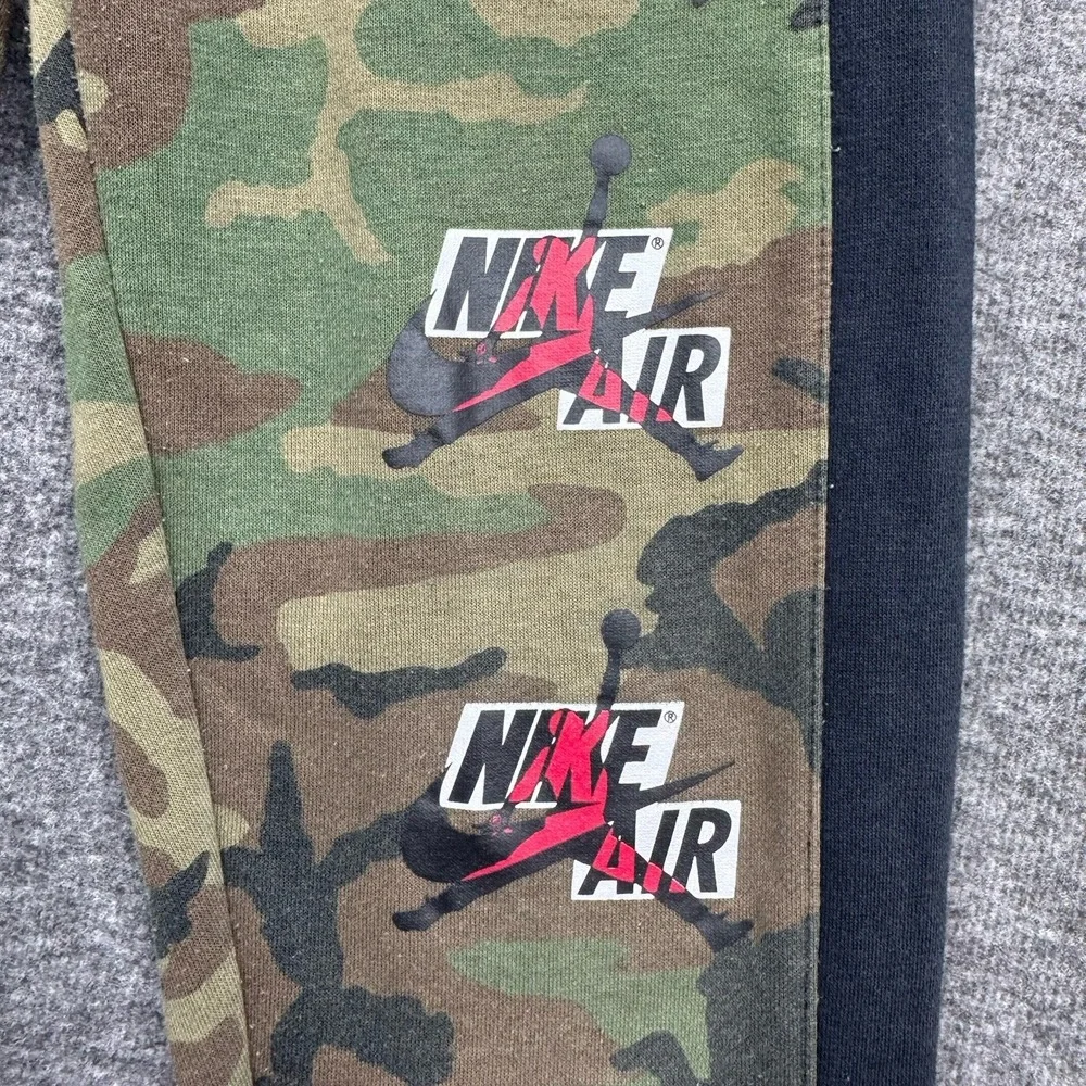 Nike Air Jordan Sweatpants‎ Youth Medium Green Black Camo Jumpman Basketball Gym